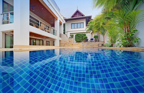 Jomtien Villa | Pratumnak Golden Angel Pool Villa
