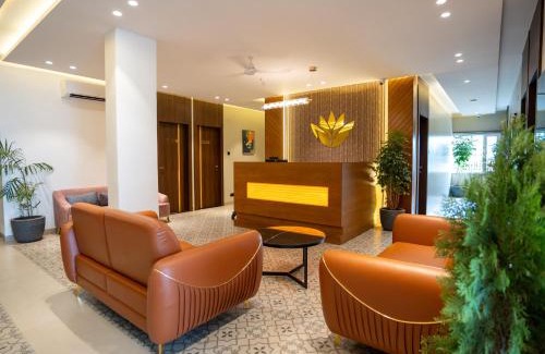 Sanwer Hotel | Pravasa Stay Near Luv Kush Square