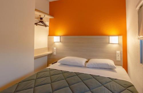 Plaisir Hotel | Première Classe Plaisir Gatines