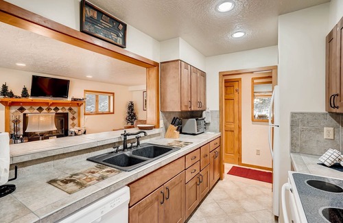 Lakeside Village Condo | Premier 2br/2ba In Lakeside Ge- Kids Ski Free! 2 Bedroom Condo by RedAwning