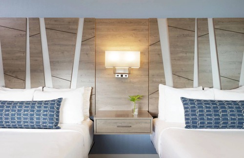 Pinellas Point Hotel | Premier Coastal Unit w/Balcony, Resort Amenities - Dining, Marina Beach Nearby