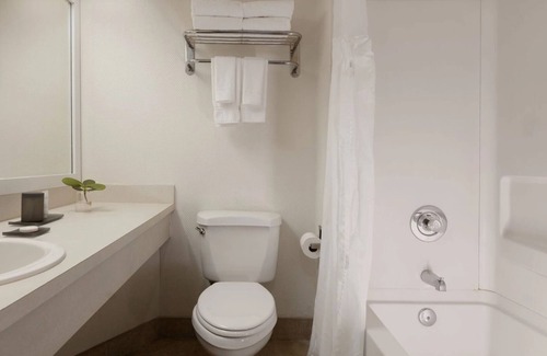 Pinellas Point Hotel | Premier Coastal Unit w/Balcony, Resort Amenities - Dining, Marina Beach Nearby