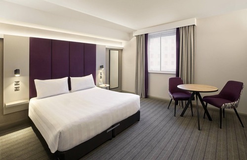 Gravesend Hotel | Premier Inn Gravesend Central