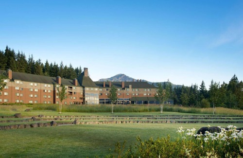 Stevenson Apartment | Premier Room w/views of the Columbia River Gorge