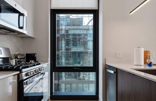 West Loop Apartment | Premium 2BR with City Views + Easy Access