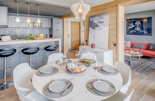 Tignes le Lac Apartment | PREMIUM 4* Apartment, 5 rooms, 8 guests, balcony, hotel services, wifi, Tignes