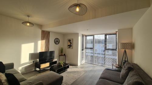 Hemel Hempstead Apartment | Premium CITY APARTMENT near Harry Potter Studio and Luton Airport