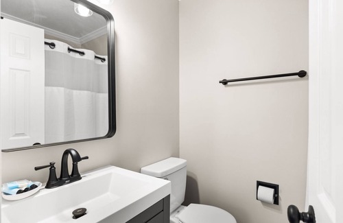 Carolina Beach Hotel | Premium Queen Room Hotel- 2 Pools, Near Beach/Boardwalk, Pets not Allowed