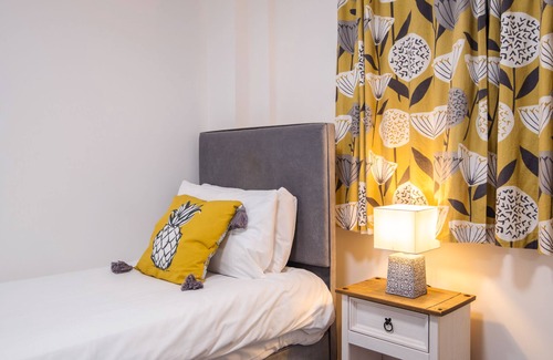 Taunton Hotel | Premium Single Ensuite at Royal Ashton Town House