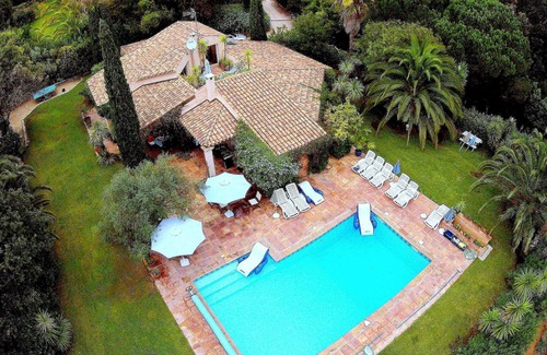 La Croix-Valmer Villa | PRESQU'ÎLE DE ST TROPEZ. CONTEMPORARY VILLA ON ONE LEVEL 180m2 swimming pool