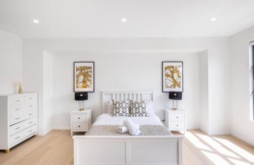 Rochedale House | Prestige and Elegance 5BR House w Pool Rochedale