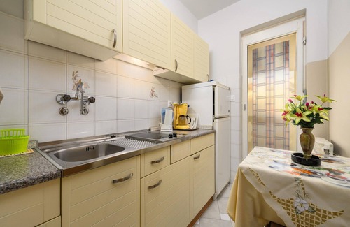Gulici Apartment | Pretty Apartment With Balcony