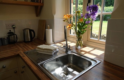 Maidwell House | Pretty Northamptonshire cottage overlooking the Brampton Valley