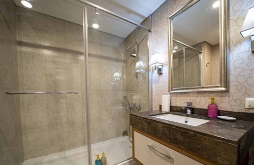 Maslak Apartment | Pretty studio in Maslak 1453, 24/7 security