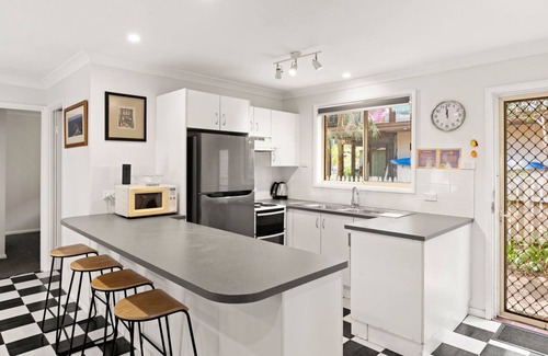 Jervis Bay House | Prez Cote La Plaz - Pet Friendly -1 Min Walk to Beach