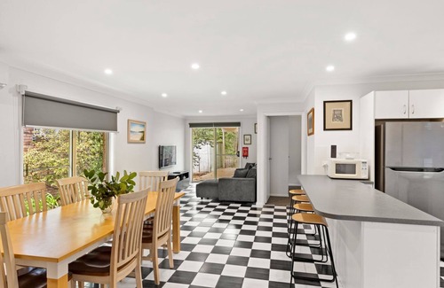 Jervis Bay House | Prez Cote La Plaz - Pet Friendly -1 Min Walk to Beach