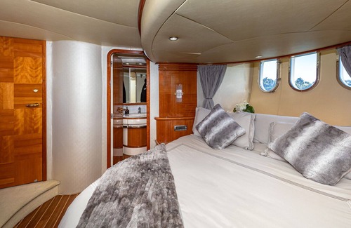 South Beach Boat Rental | "PRICELESS" 62' Azimut | Luxury Yacht Experience