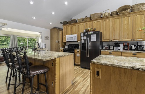 South Haven House | Prices slashed for Oct & Nov! 500.00 per night with a 3 night minimum.