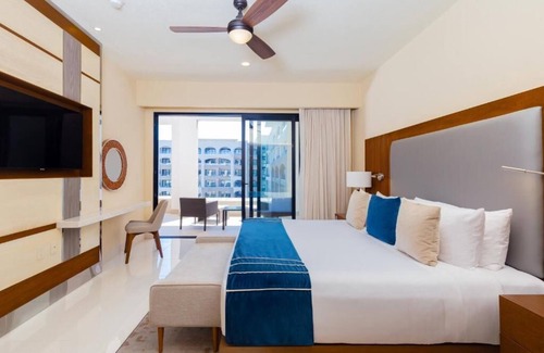 Santa Rosa Resort | Prime Cabo San Lucas Location! 1 Bedroom Suite at Brand New Resort!