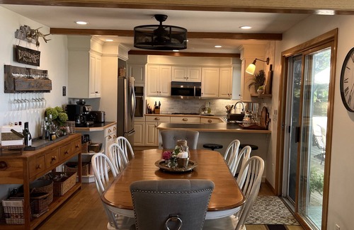 Beulah House | PRIME FALL & WINTER OPENINGS-BEAUTIFUL LAKE RETREAT-SLEEPS 20