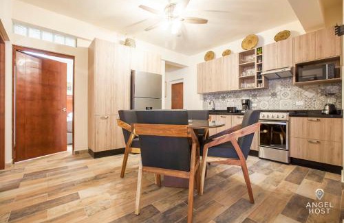 Esterito House | Prime Location 1 Block to Malecon Smart TV & WiFi