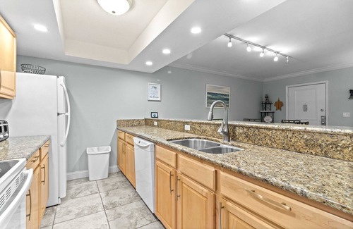 Whitney Beach Hotel | Prime Location, Endless Gulf Views - Beach Castle Resort #9 by RVA