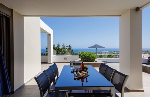 Xiro Chorio Villa | Prime location with full privacy and stunning panoramic views near the beach