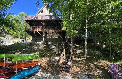 Flat Hollow Marina Cabin | Prime Norris Lakefront Cabin, Covered Dock, Hot tub, Firepit, 5 bed, 3.5 bath