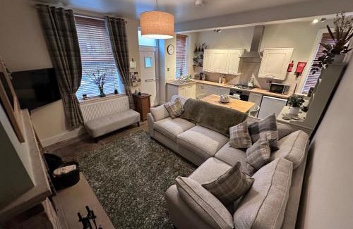 Haworth House | Prince St Cottage - Haworth - Sleeps 4