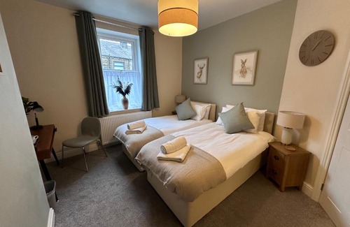 Haworth House | Prince St Cottage - Haworth - Sleeps 4