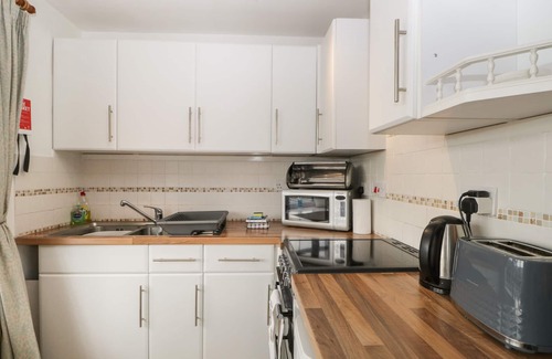 Windermere Cottage | PRIORY GHYLL, family friendly, with a garden in Bowness-On-Windermere