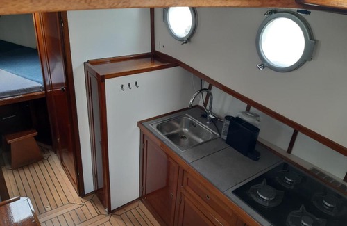 Kamperland Bed & Breakfast | Privé B&B Motorsailer Rataplan