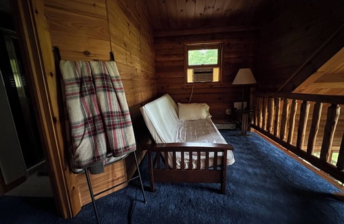 Grove City Cabin | Private 100 Acre Wilderness Haven 2 minutes from the Grove City Premium Outlets