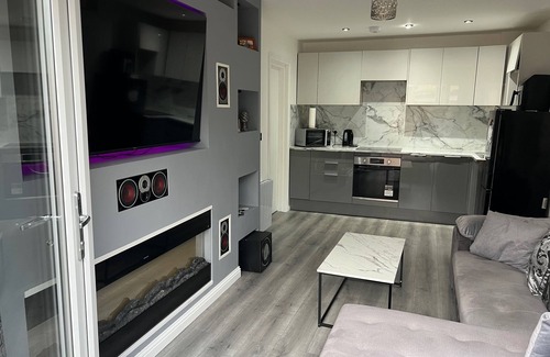 Bingham Apartment | Private 2 bed Apartment - Edinburgh - Sleeps 2 Max