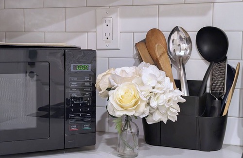 El Monte House | Private 2B1B Guest House in SGV Close to Los Angeles Attractions