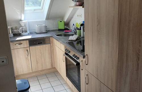 Leverkusen Apartment | Private accommodation in a 2 BR. Dachgeschoßwohnung. For 2 max. 3 Pers.