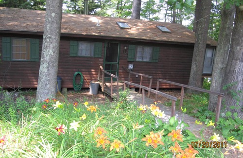 North Monmouth Cabin | Private and Cozy Cottage, Excellent Fishing And Swimming; Sleeps 6.