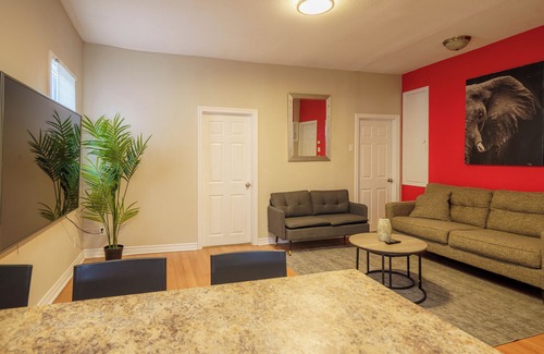 ByWard Market Apartment | Private Apartment in Byward Market Downtown Ottawa!