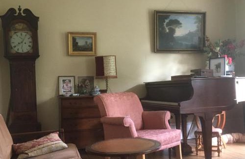 Leamington Spa House | Private attic in Georgian townhouse with free parking