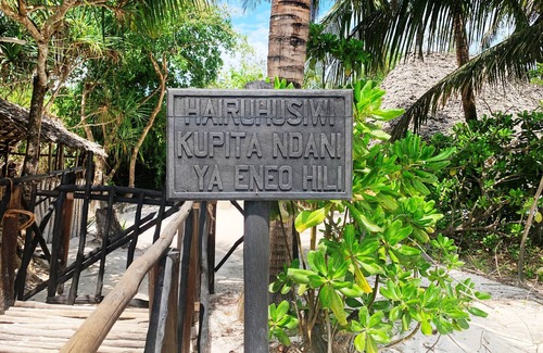 Mnemba Villa | PRIVATE BEACH Bungalow ZERO MIN BEACH 1 doubl bed in bedroom + 2 in sitting room