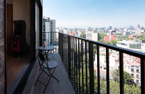 Colonia Roma Apartment | Private Balcony Infinity Pool & Rooftop in La Roma - Queretaro