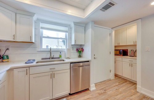 Welaka Condo | Private Balcony w/Water Views: Welaka Condo!