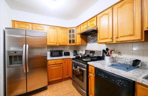 Marion Apartment | Private Bedroom with Shared Amenities mins to NYC