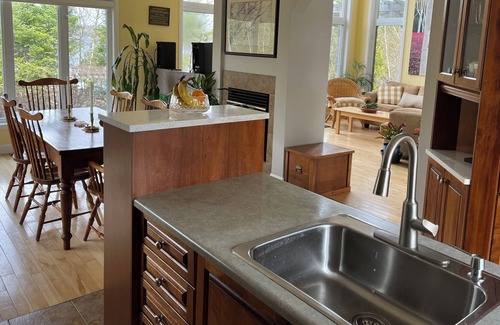 Saint-Denis-de-Brompton House | Private magnificent 1-acre lakefront cottage on Lac Brompton. Stand up desk.