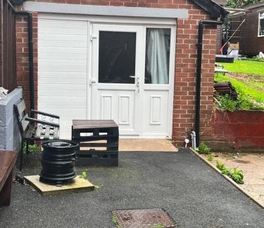 Castlereagh House | Private cabin, own access & ensuite