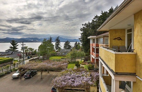 Vesuvius Apartment | Private condo, Saltspring Island BC, Hiking, beach access