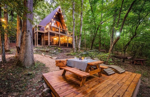 Young Harris Cabin | Private Creek A-Frame Outdoor Private Oasis