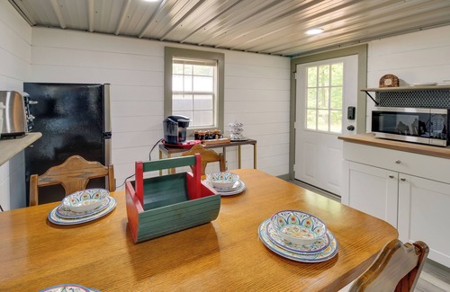 Henagar Apartment | Private Deck & Hot Tub: Gem Near Guntersville Lake