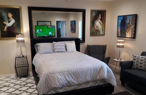 Northridge House | Private Entrance Luxury Guesthouse
