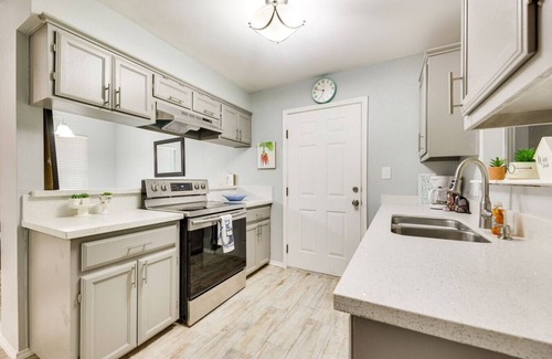 San Juan House | Private Fenced Backyard Pet Friendly Grill